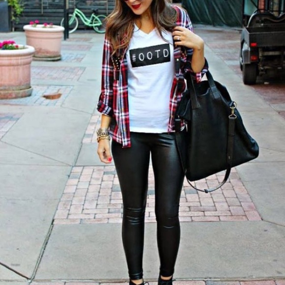 Aritzia TNA  Plaid Shirt  Size small - Picture 1 of 4